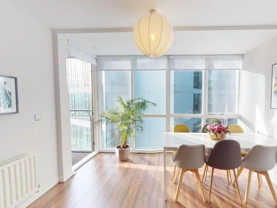 Centrally Located, Comfy 2-Bed 2-Bath Apt Dublin Bagian luar foto